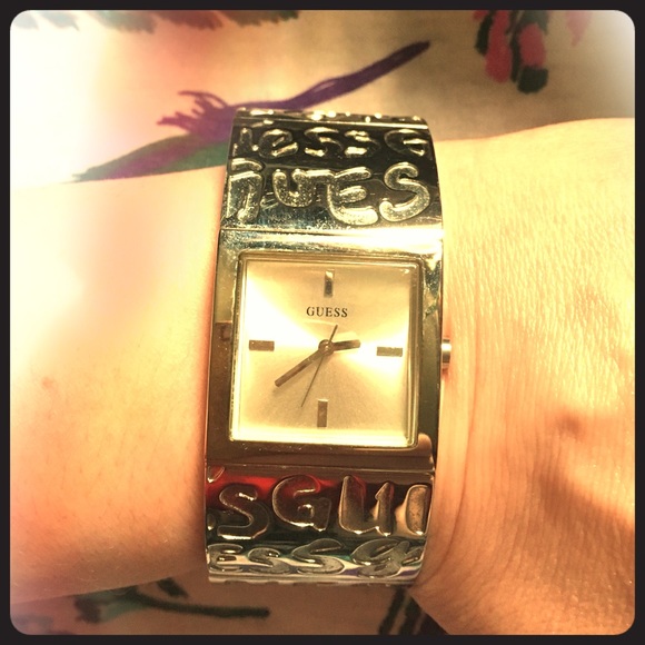 🔻PRICE DROP🔻‼️ Authentic Guess Watch - Picture 2 of 8